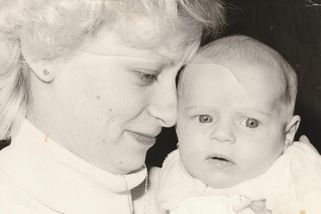 „Ptají se mě, kolik mi za to zaplatili.“ O vraždě její maminky vzniká seriál, tvůrcům k němu souhlas nedala